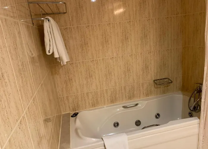 巴雷罗酒店 Leira